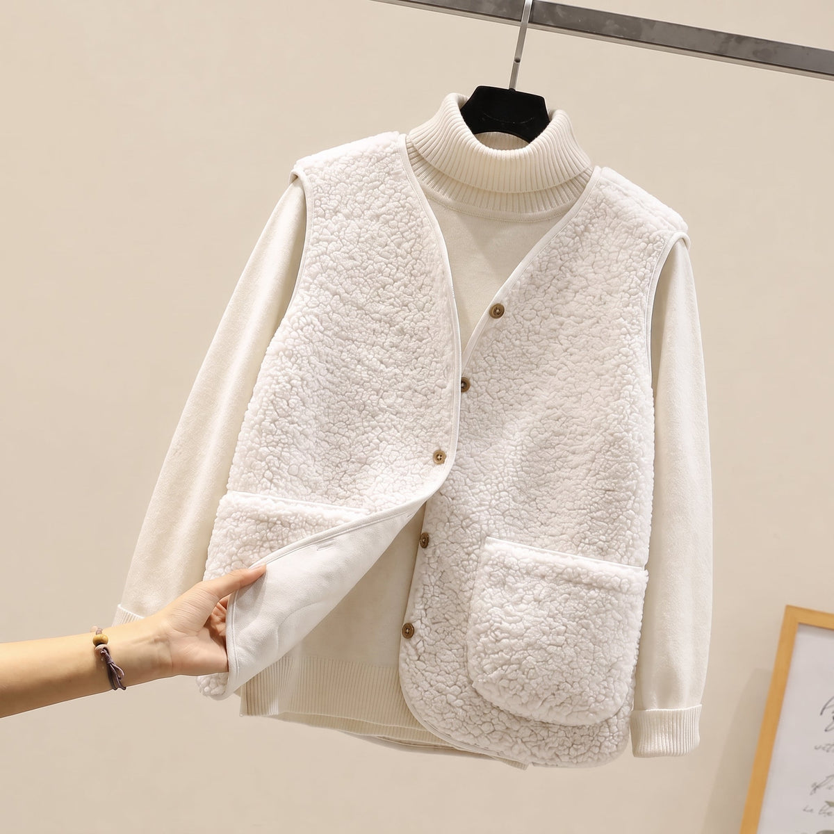 Charlotte - Dames Cropped Collarloze Teddy Gilet