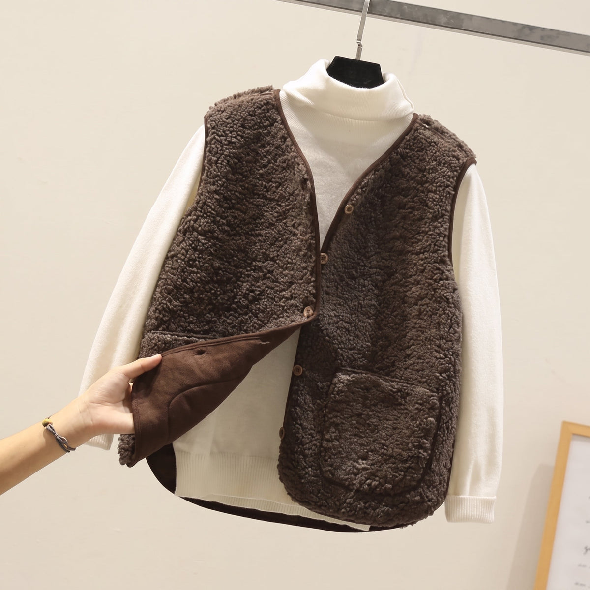 Charlotte - Dames Cropped Collarloze Teddy Gilet